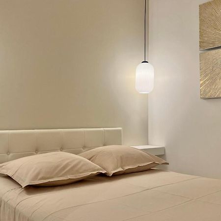 Seaviews By Jenni Menton, La Suite, Superbe Front De Mer, Top Emplacement Avec Terrasse Et Parking! Eksteriør billede