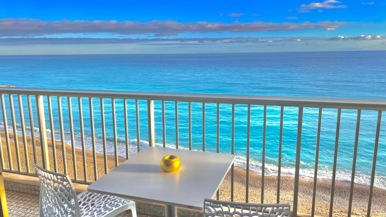 Seaviews By Jenni Menton, La Suite, Superbe Front De Mer, Top Emplacement Avec Terrasse Et Parking! Eksteriør billede