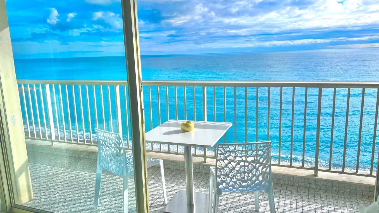 Seaviews By Jenni Menton, La Suite, Superbe Front De Mer, Top Emplacement Avec Terrasse Et Parking! Eksteriør billede