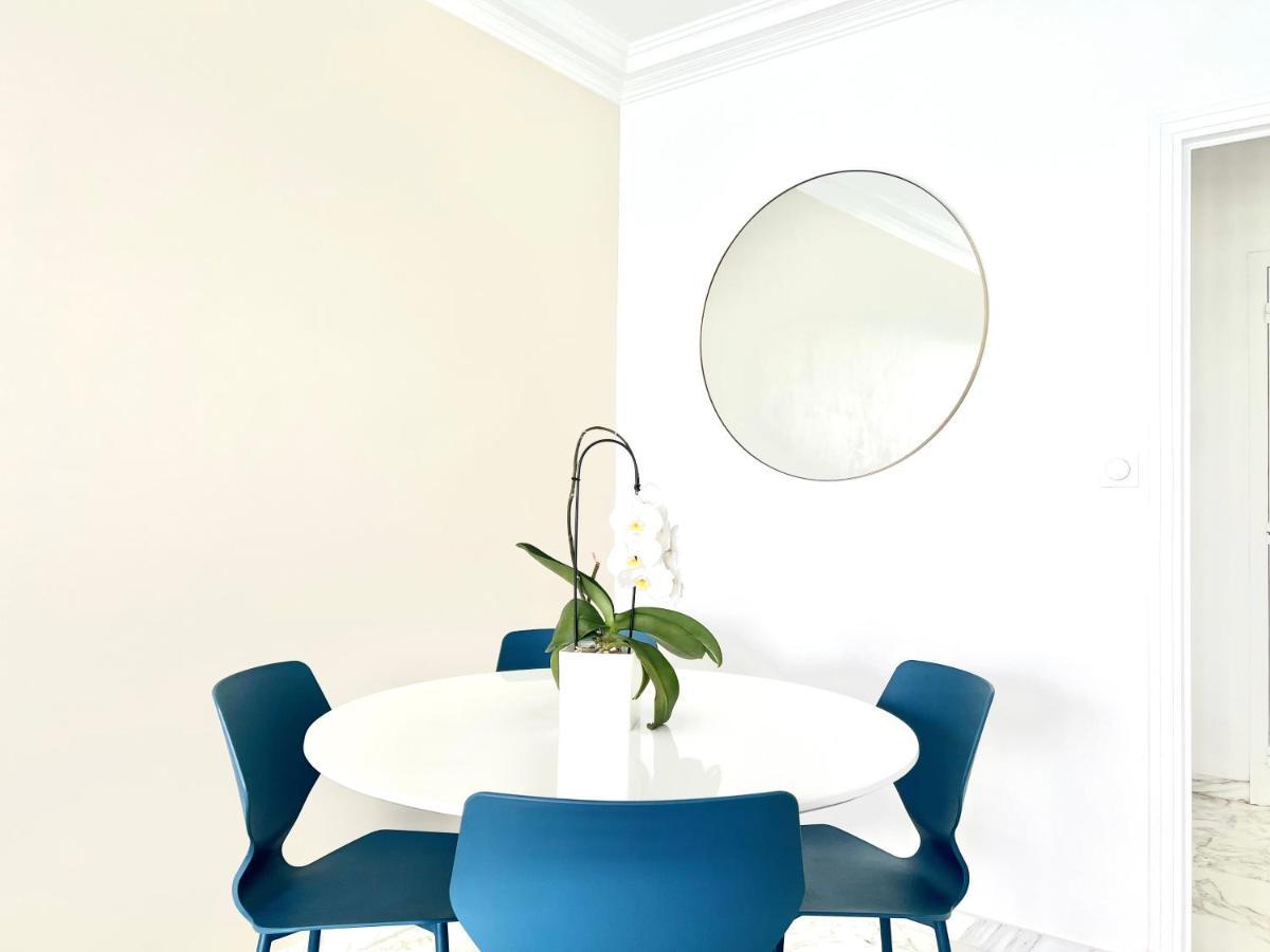 Seaviews By Jenni Menton, La Suite, Superbe Front De Mer, Top Emplacement Avec Terrasse Et Parking! Eksteriør billede