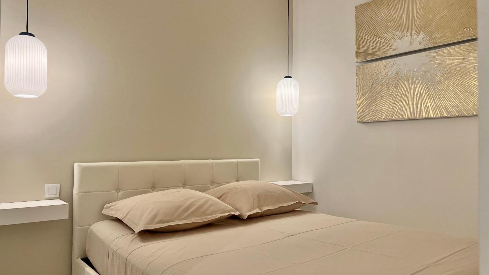 Seaviews By Jenni Menton, La Suite, Superbe Front De Mer, Top Emplacement Avec Terrasse Et Parking! Eksteriør billede